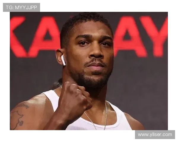 安东尼·约书亚训练完直接去夜店，保镖比拳套还多